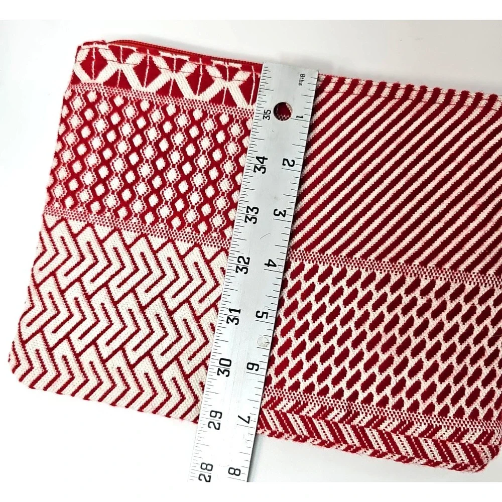 2CHIC Red White Geometric Woven Clutch Purse Zipper Pouch Cosmetic Bag